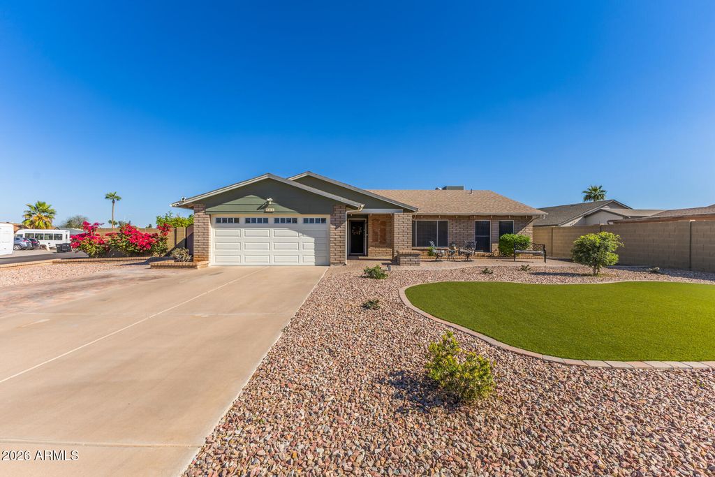 Photo of 927 W Carmen Street, Tempe, AZ 85283 (MLS # 6991218)