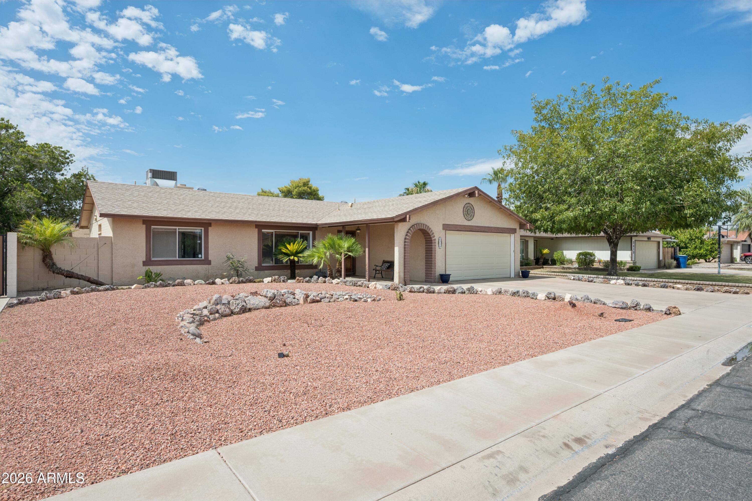 2319 E LOMA VISTA Drive