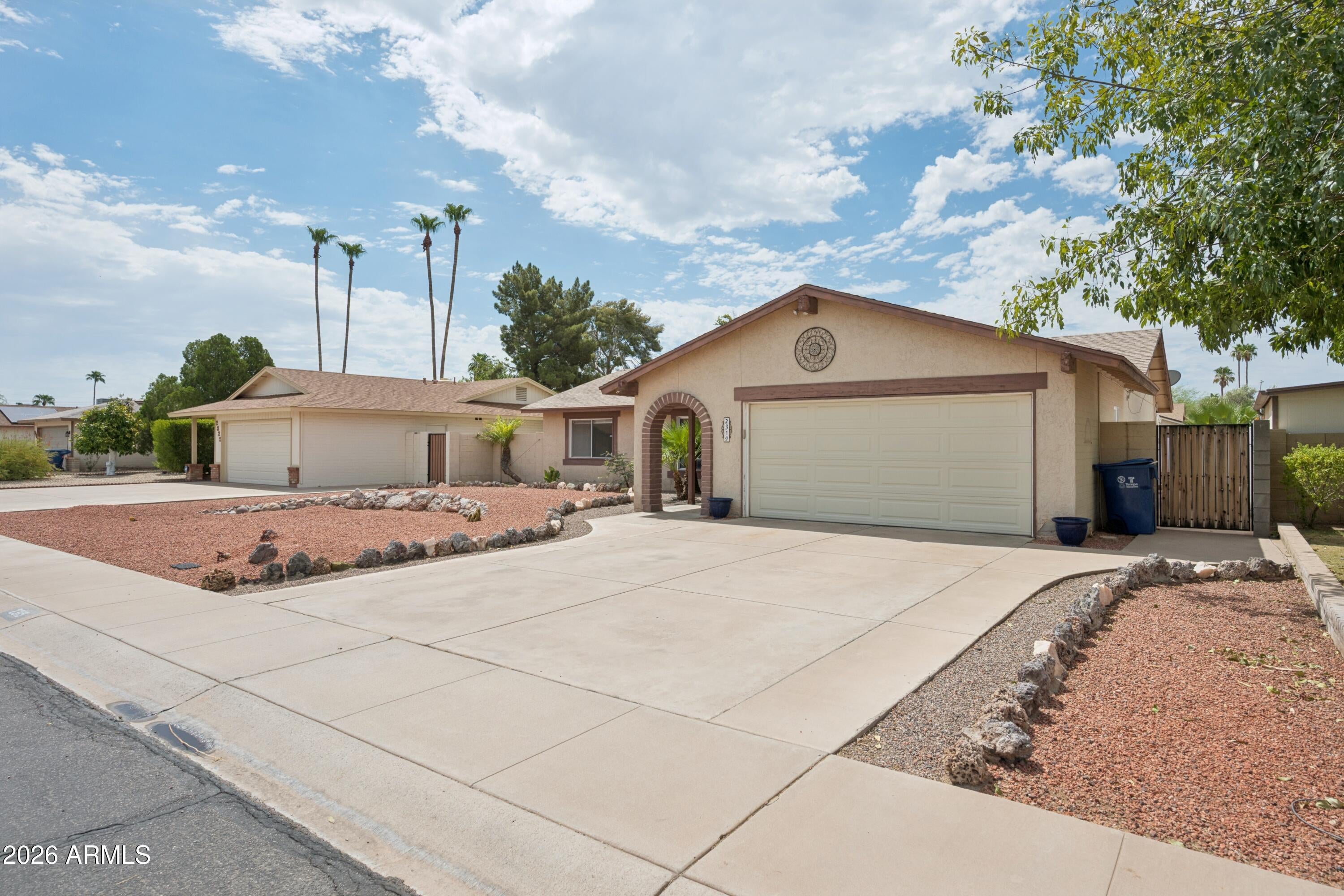 2319 E LOMA VISTA Drive