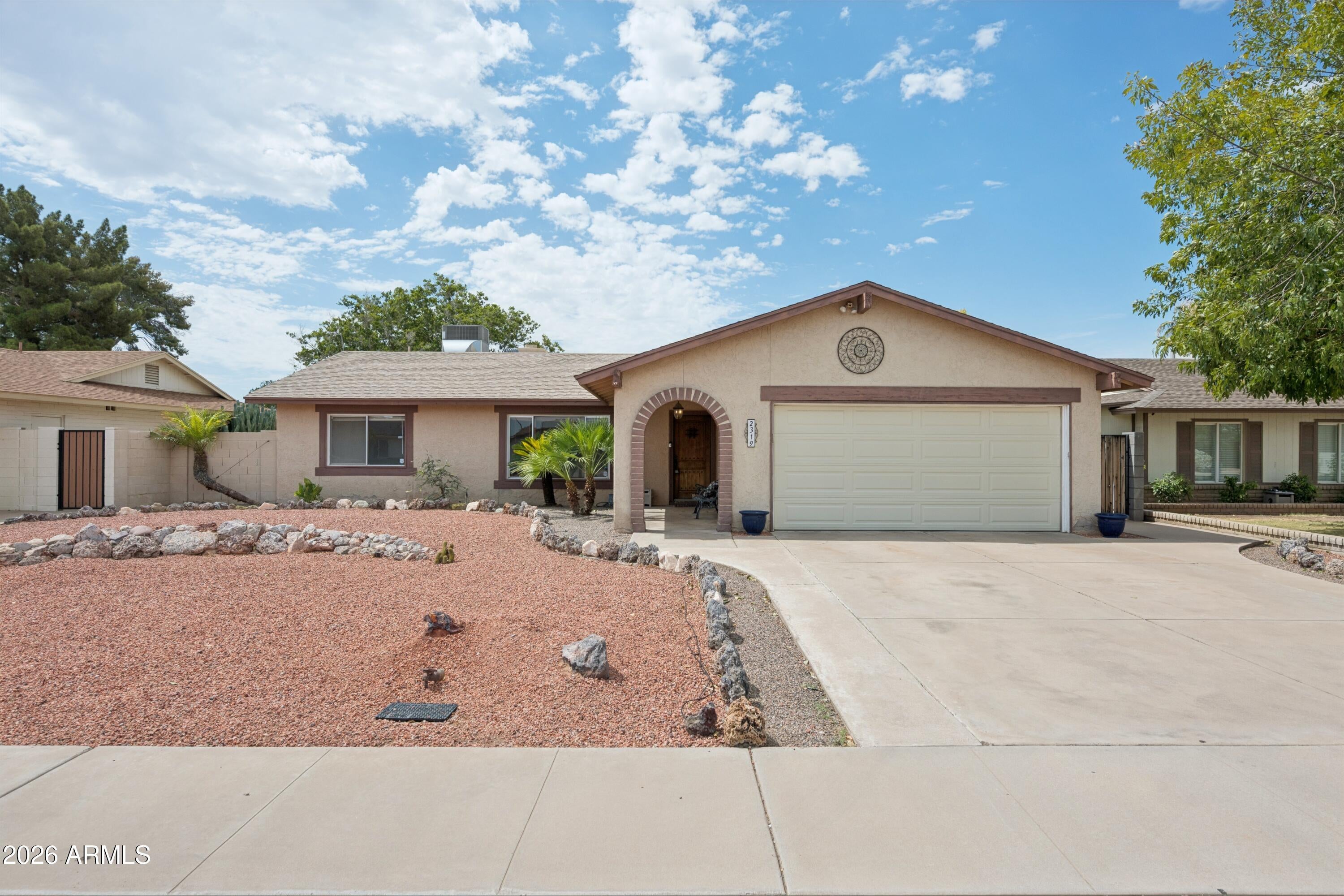 2319 E LOMA VISTA Drive