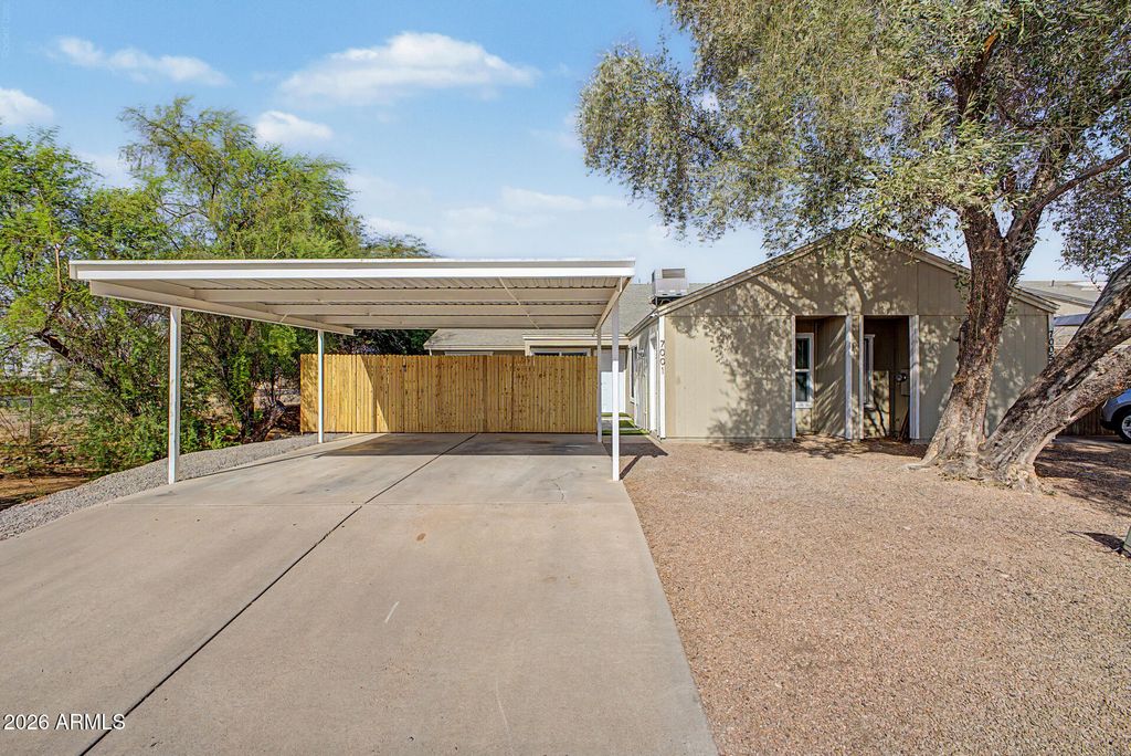 Photo of 7001 S 41st Street, Phoenix, AZ 85042 (MLS # 7053372)