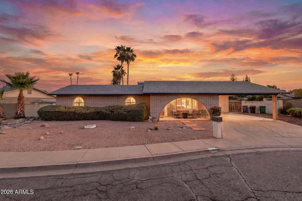 Photo of 704 N Gentry Circle, Mesa, AZ 85213 (MLS # 7037356)