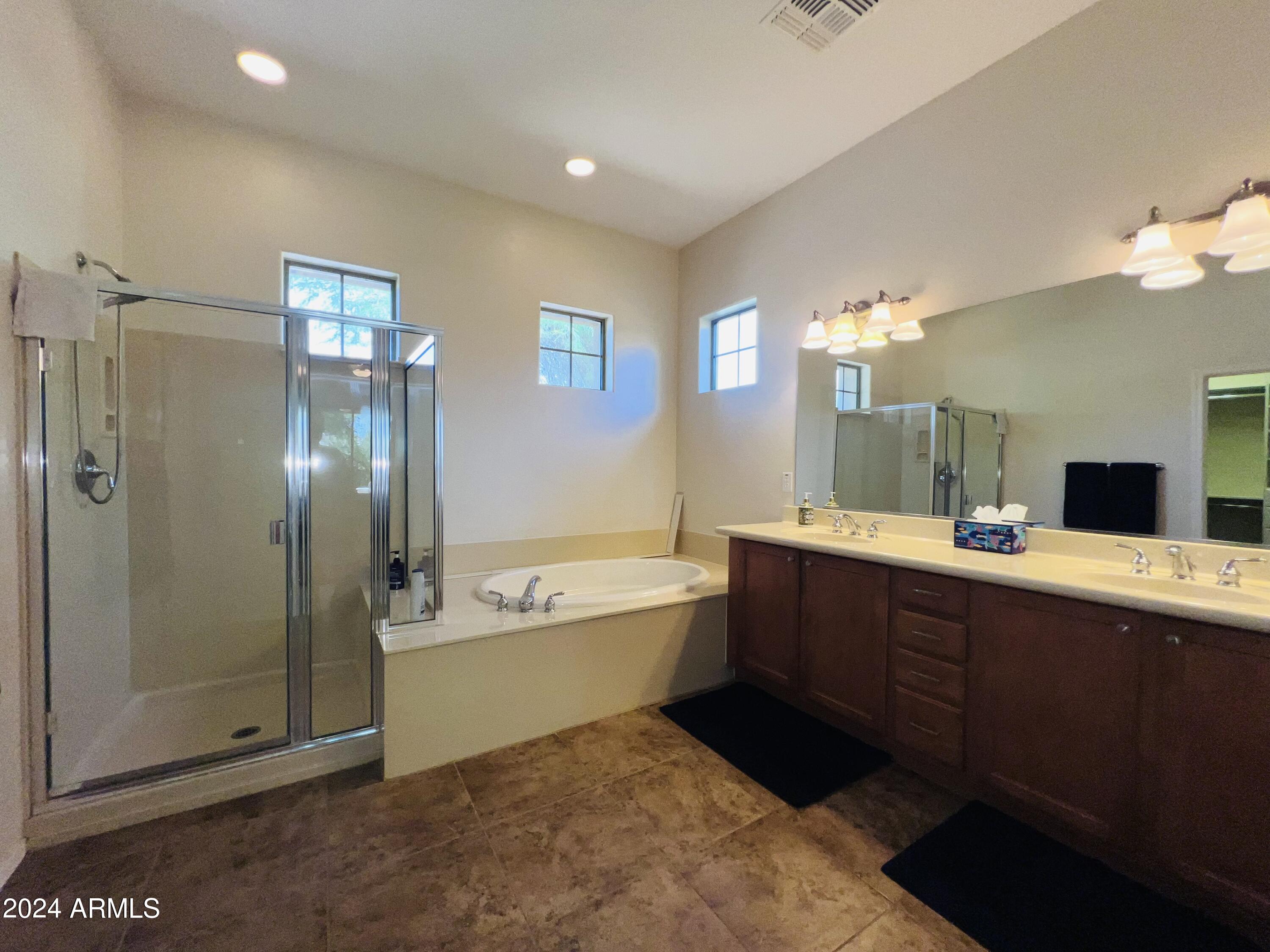 1653 W AINSWORTH Drive