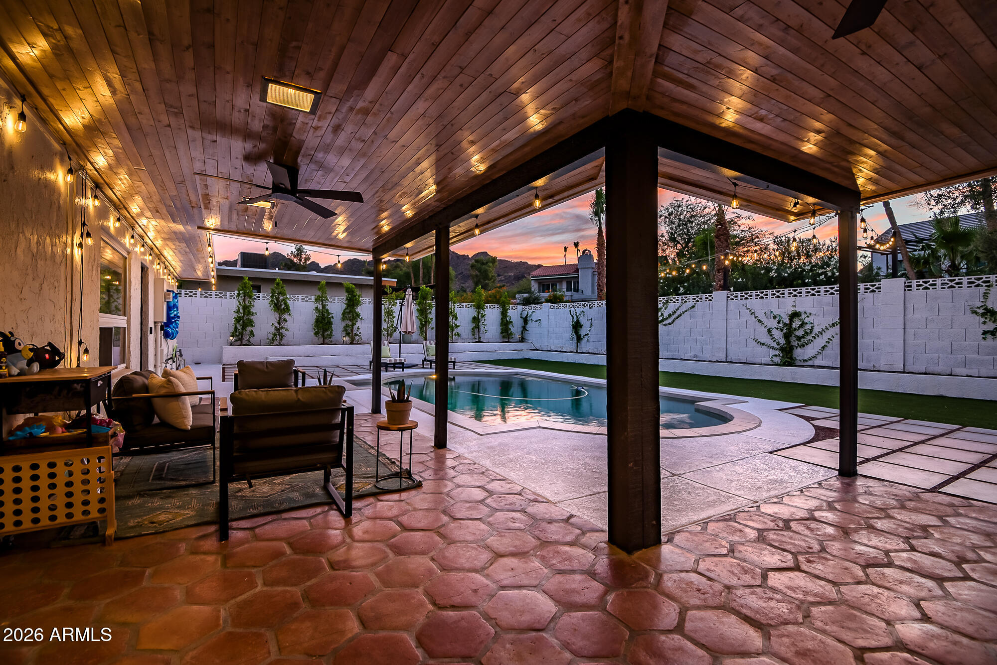 2438 E CHERYL Drive
