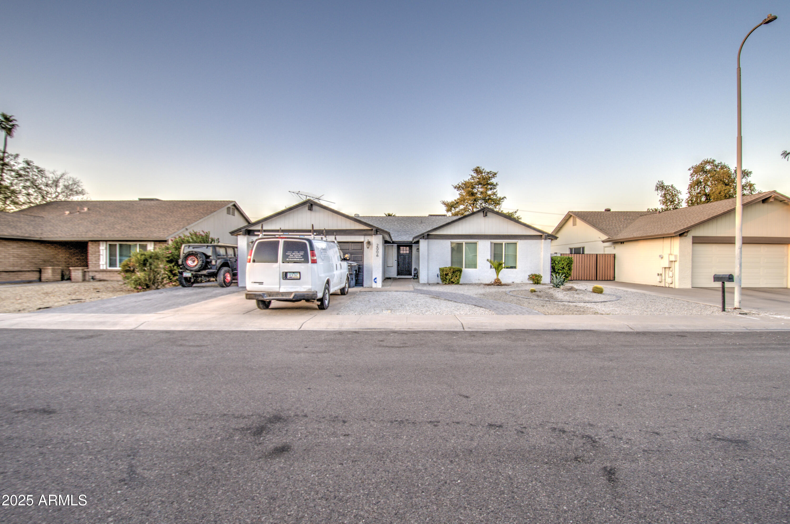 2006 W SUMMIT Place
