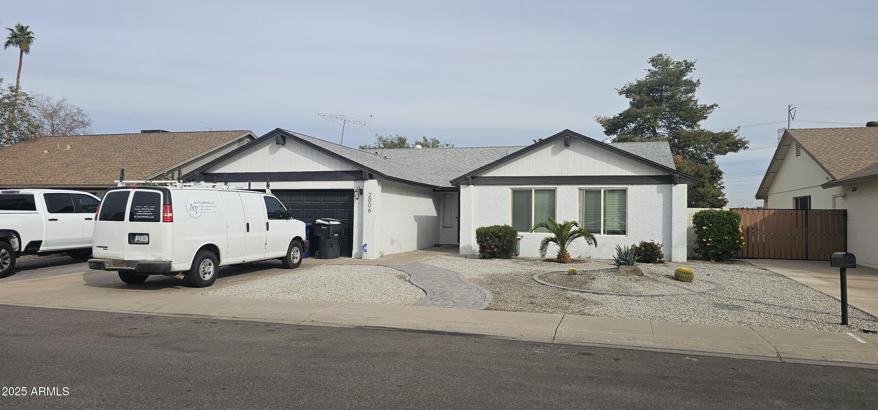 2006 W SUMMIT Place