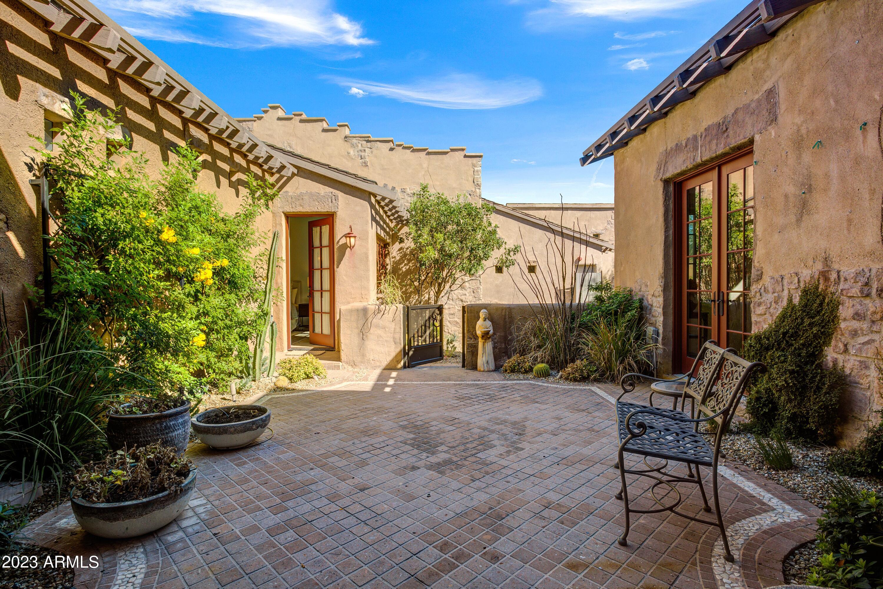 Estancia - Residential