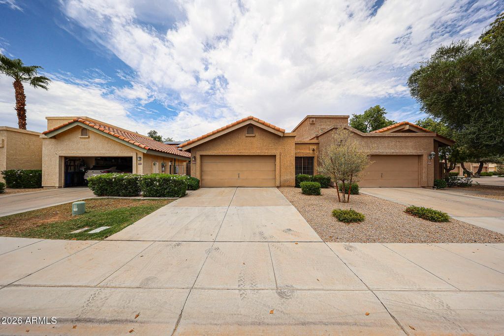 Photo of 2364 W Comstock Drive, Chandler, AZ 85224 (MLS # 7042718)