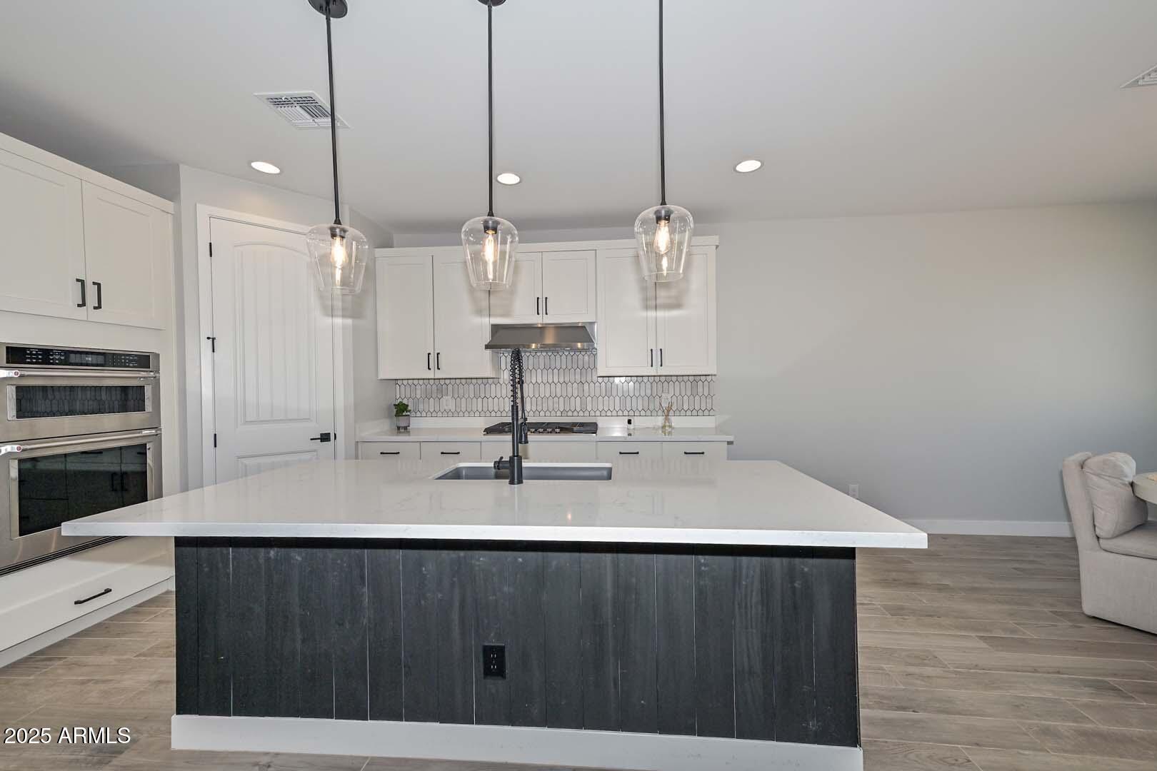 26428 N THORNHILL Drive