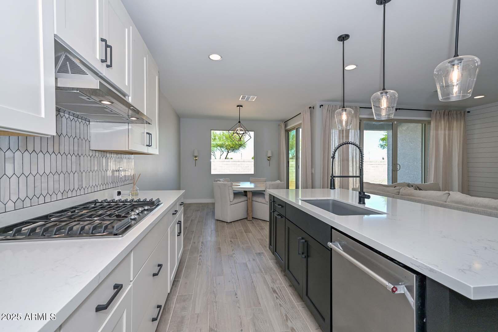 26428 N THORNHILL Drive