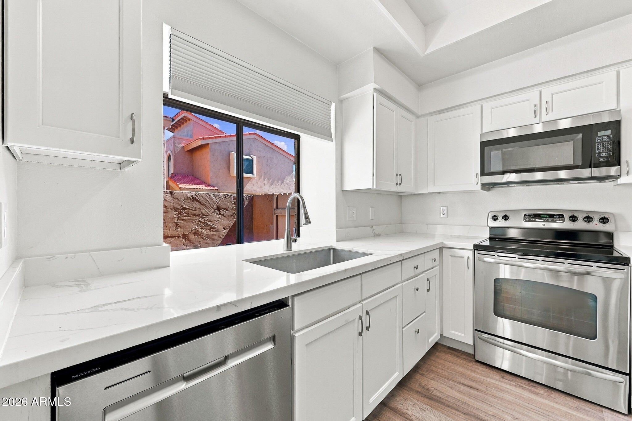 5640 E BELL ROAD -- 1031