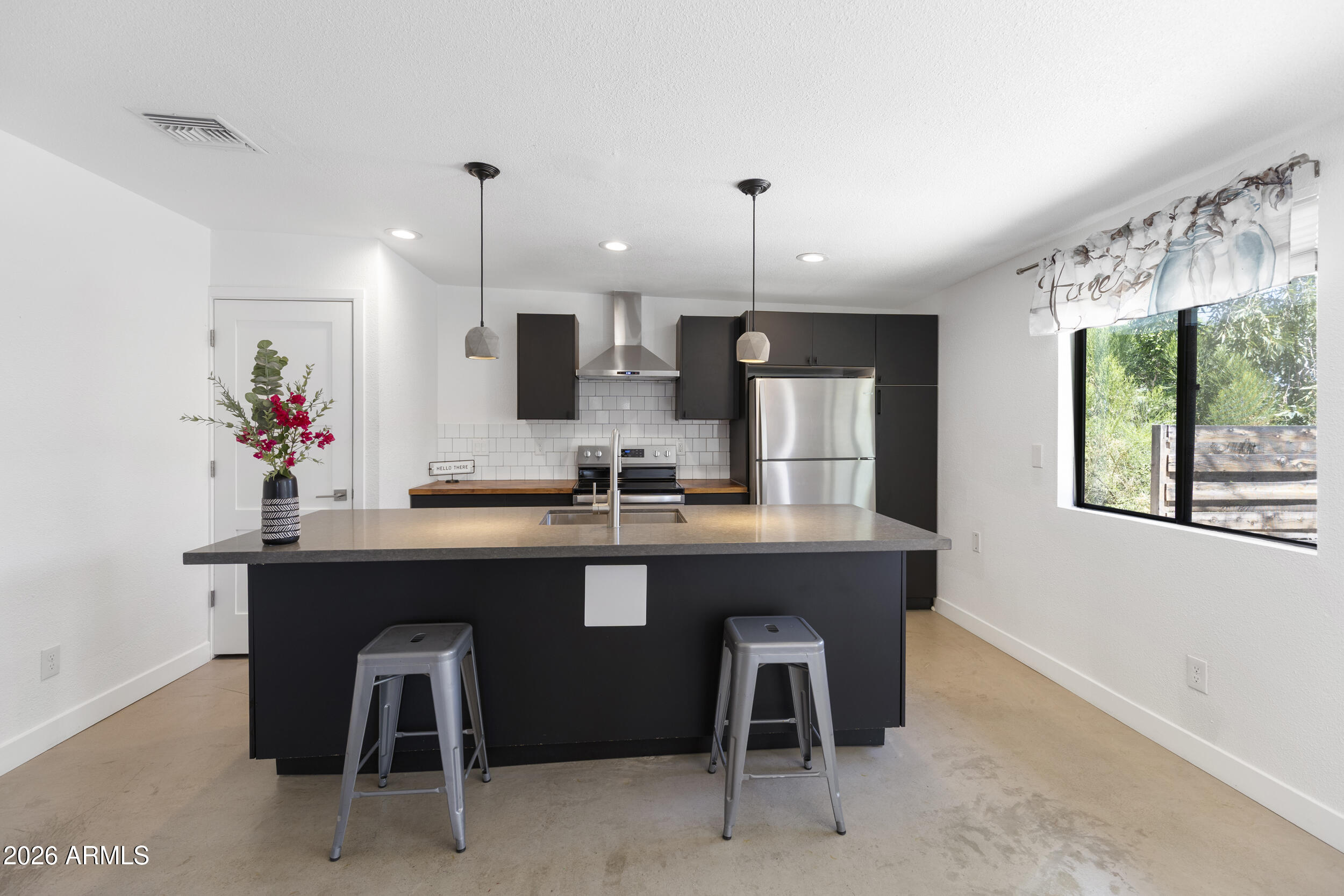 Photo 1 of 24 — 934A W Parkway Boulevard, Tempe, AZ 85281