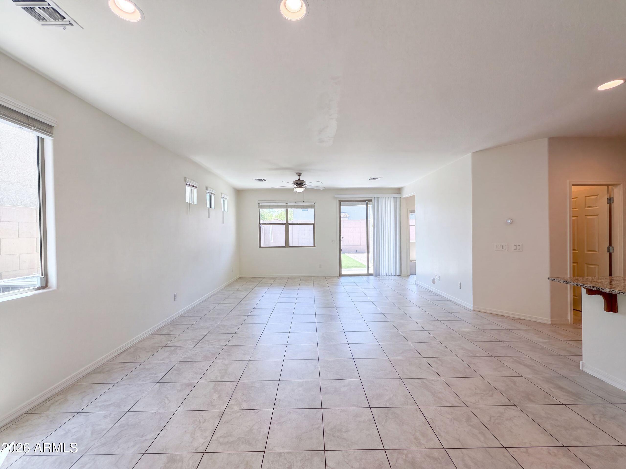3325 W DUNBAR Drive