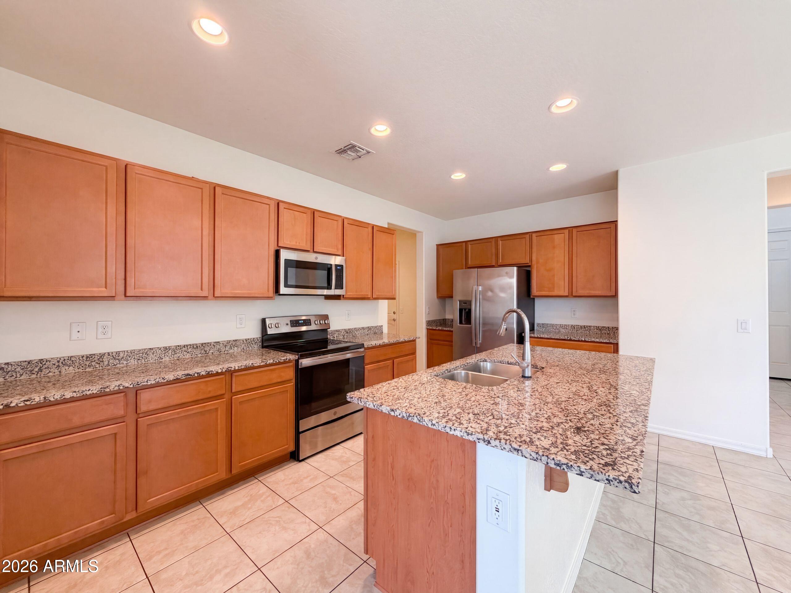 3325 W DUNBAR Drive