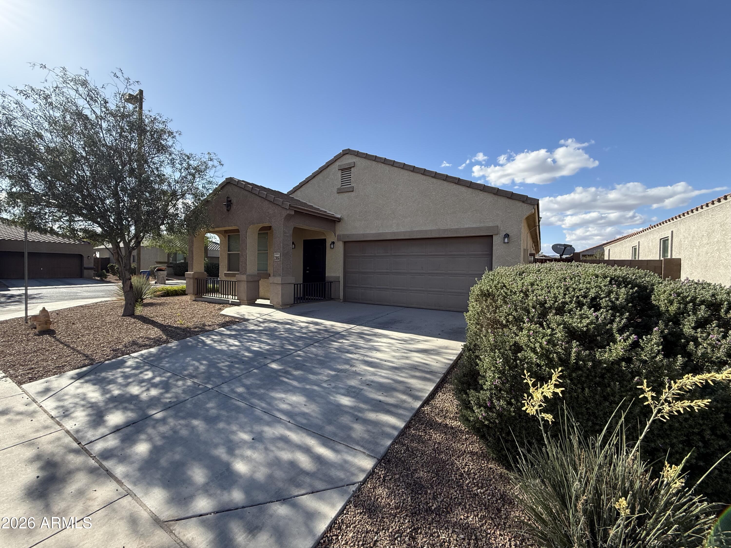 23856 W TAMARISK Avenue