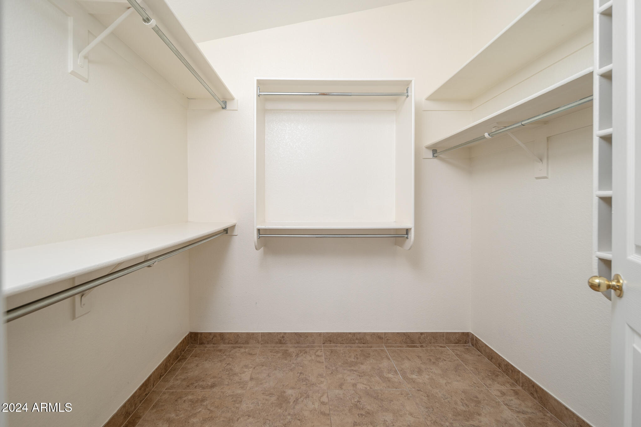 Avondale, Arizona 85392, United States, 3 Bedrooms Bedrooms, ,2 BathroomsBathrooms,Residential,Pending,19065