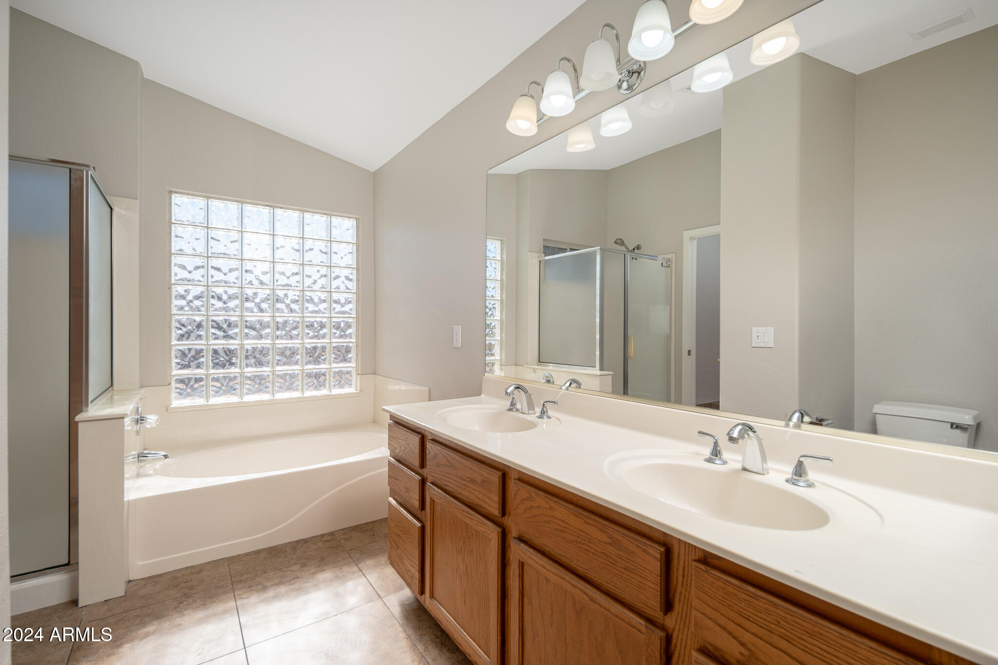 Avondale, Arizona 85392, United States, 3 Bedrooms Bedrooms, ,2 BathroomsBathrooms,Residential,Pending,19065