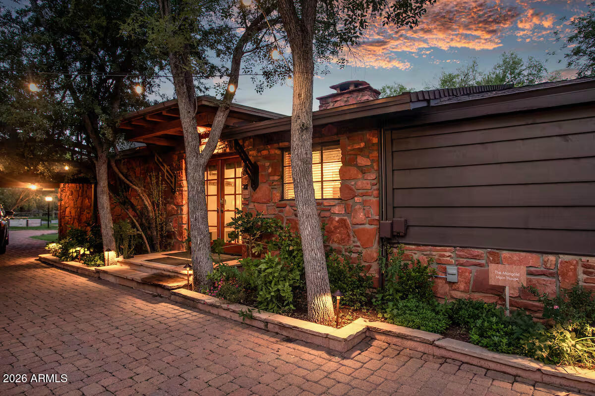 280 Copper Cliffs Drive