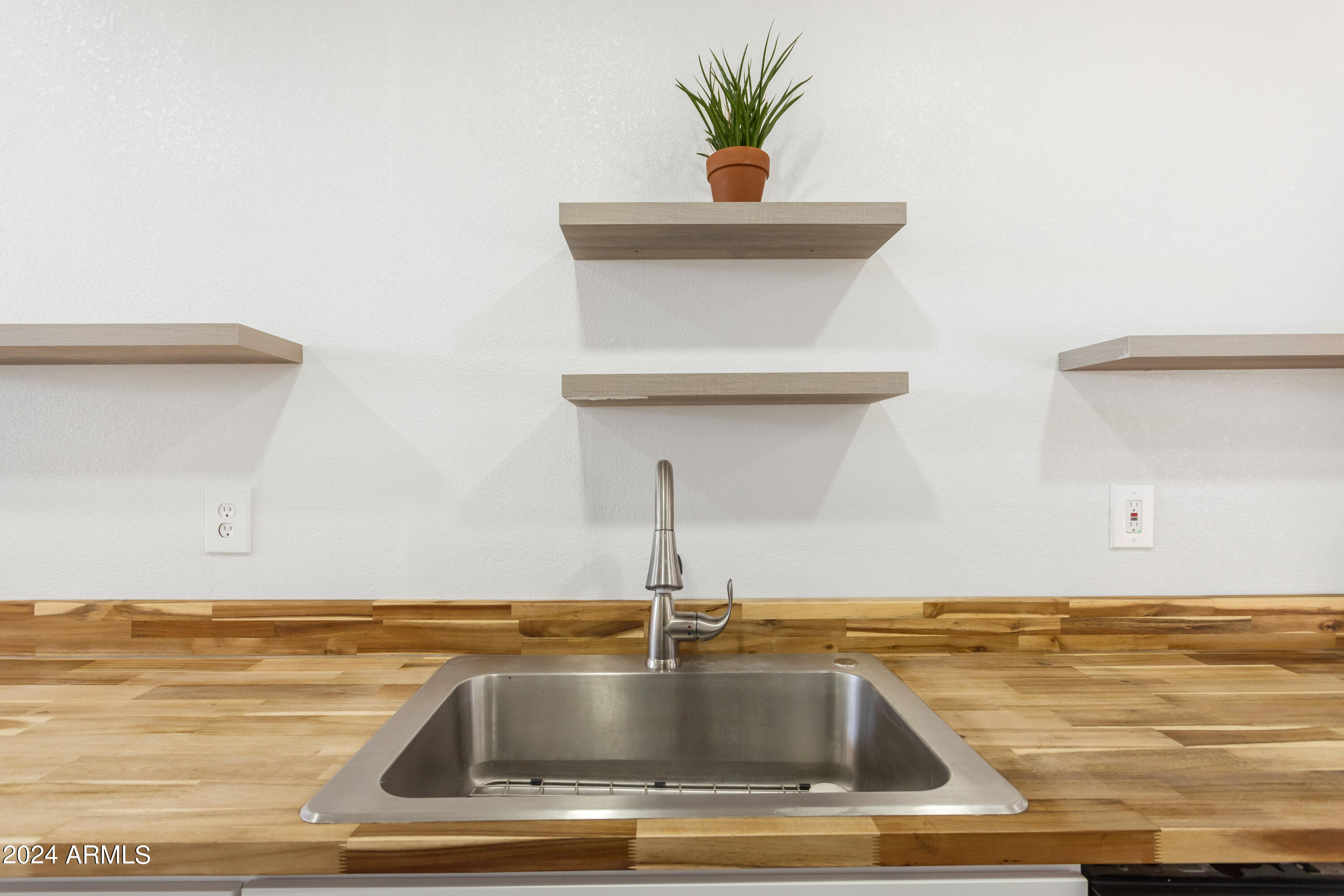 GARDEN CANYON TERRACE - Residential