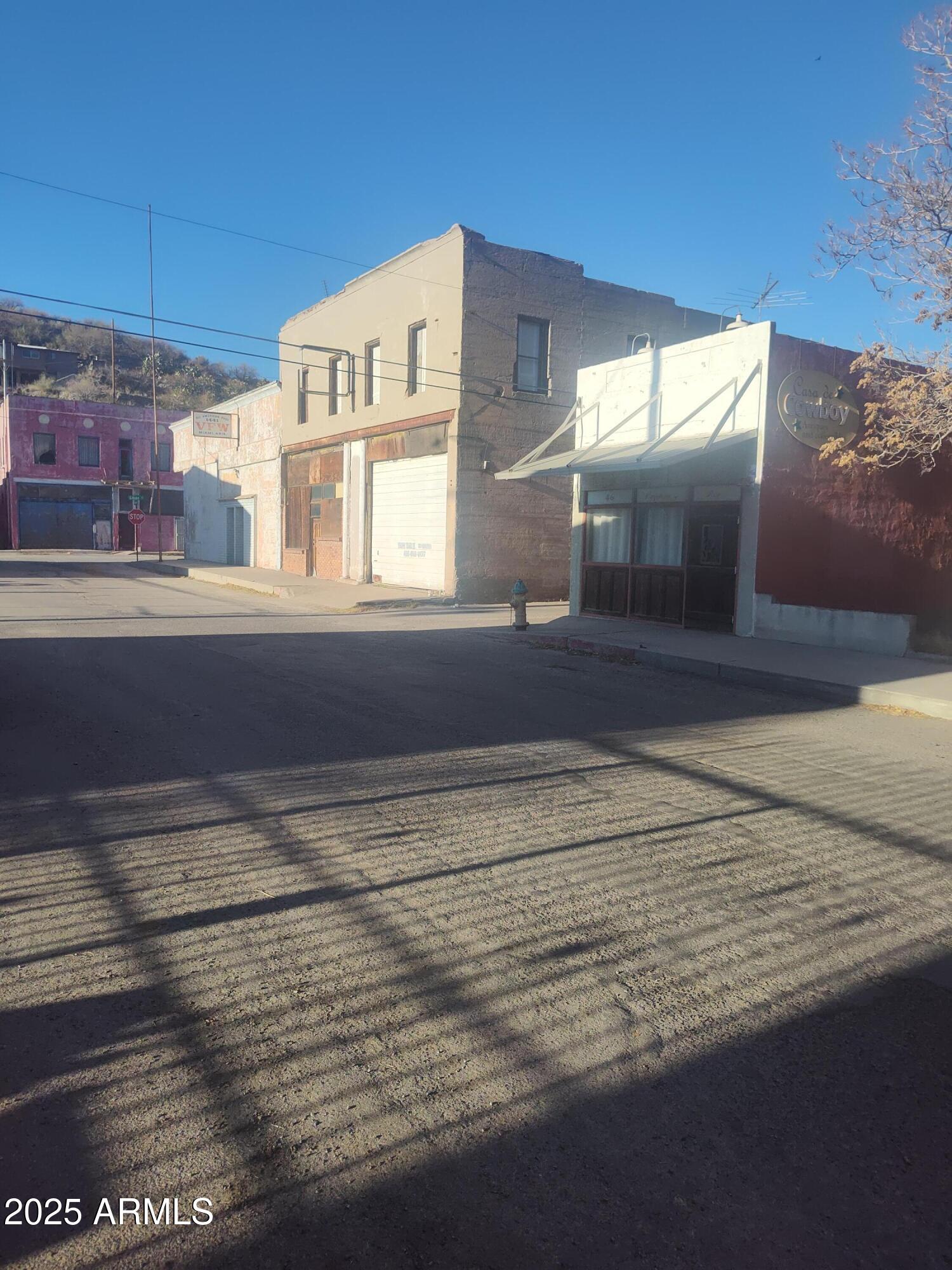 195 N KEYSTONE Avenue