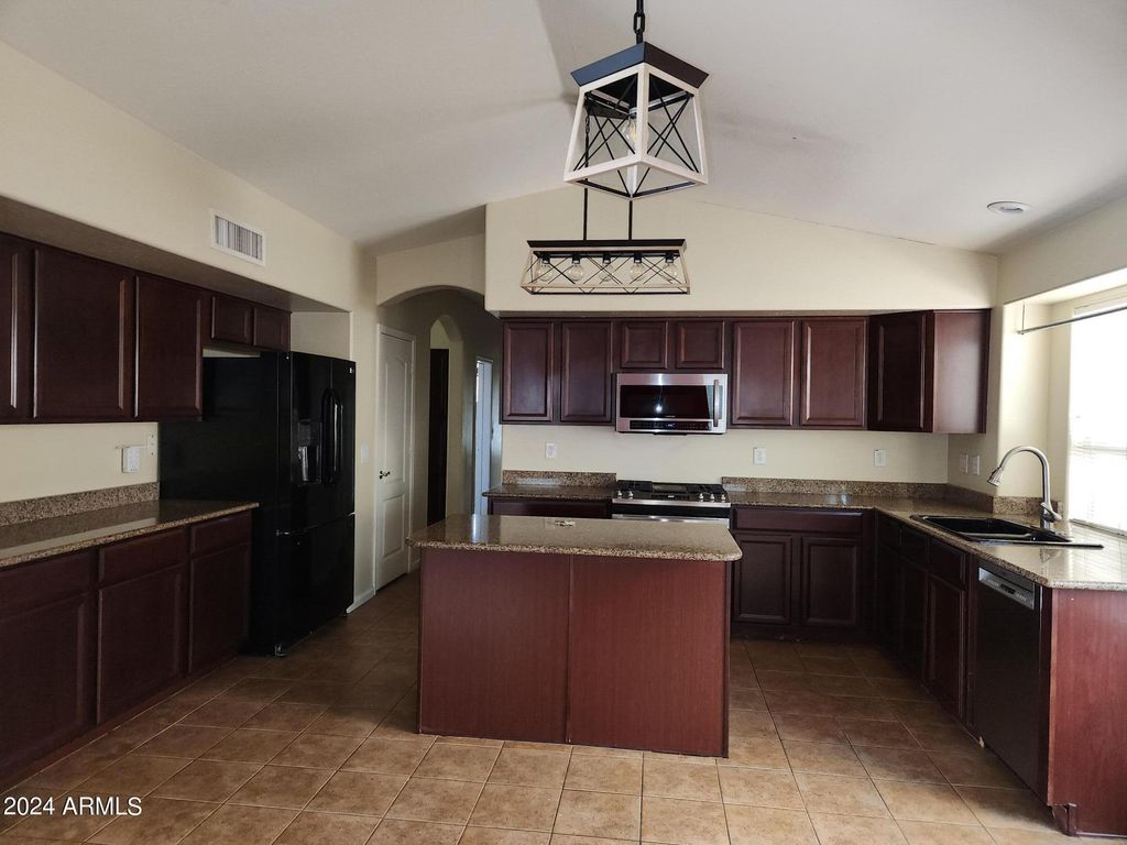 Photo of 3925 W Kings Avenue, Phoenix, AZ 85053 (MLS # 7000902)