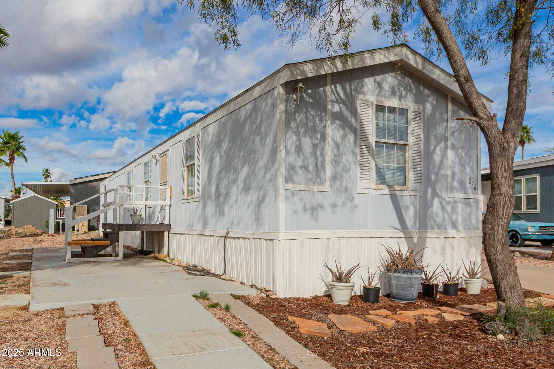 2000 S APACHE Road 276