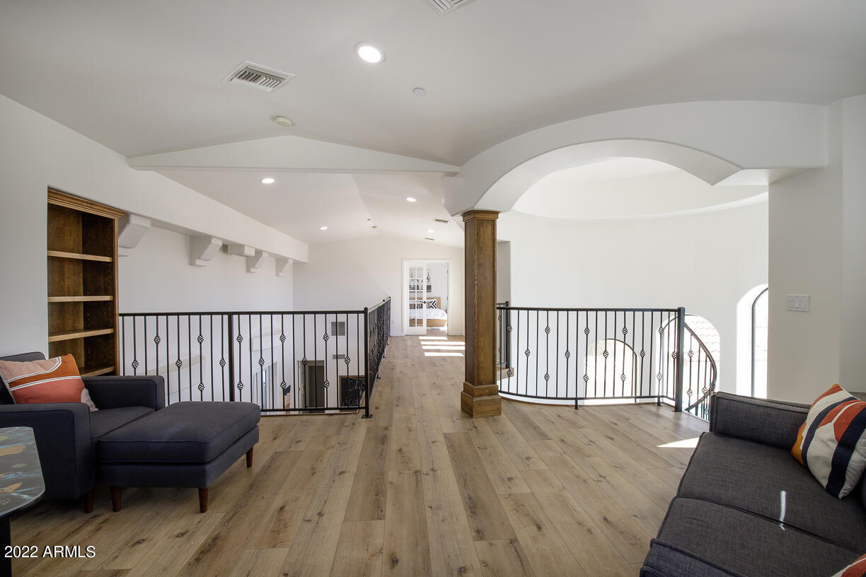 SCOTTSDALE FOOTHILLS - Residential
