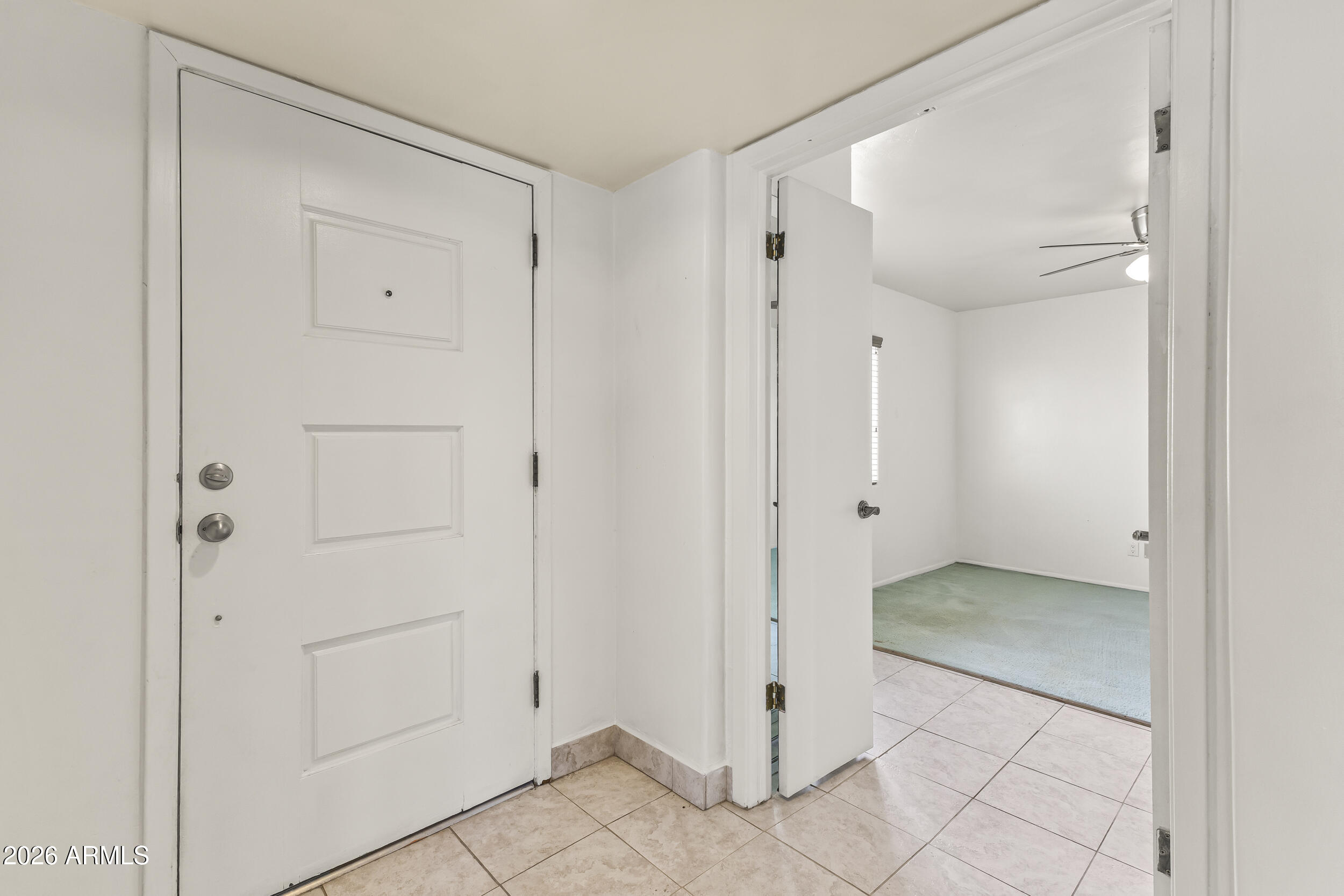 8752 E VIA DE LA LUNA --