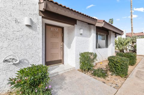 8752 E VIA DE LA LUNA -- Scottsdale AZ 85258