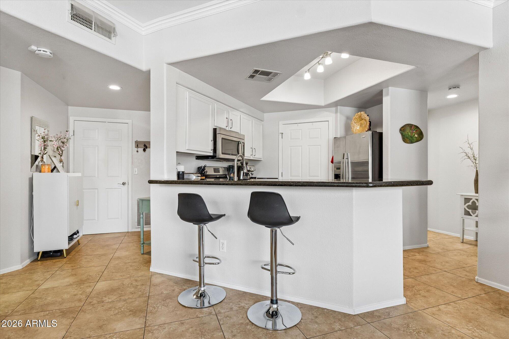 10030 W INDIAN SCHOOL Road 269