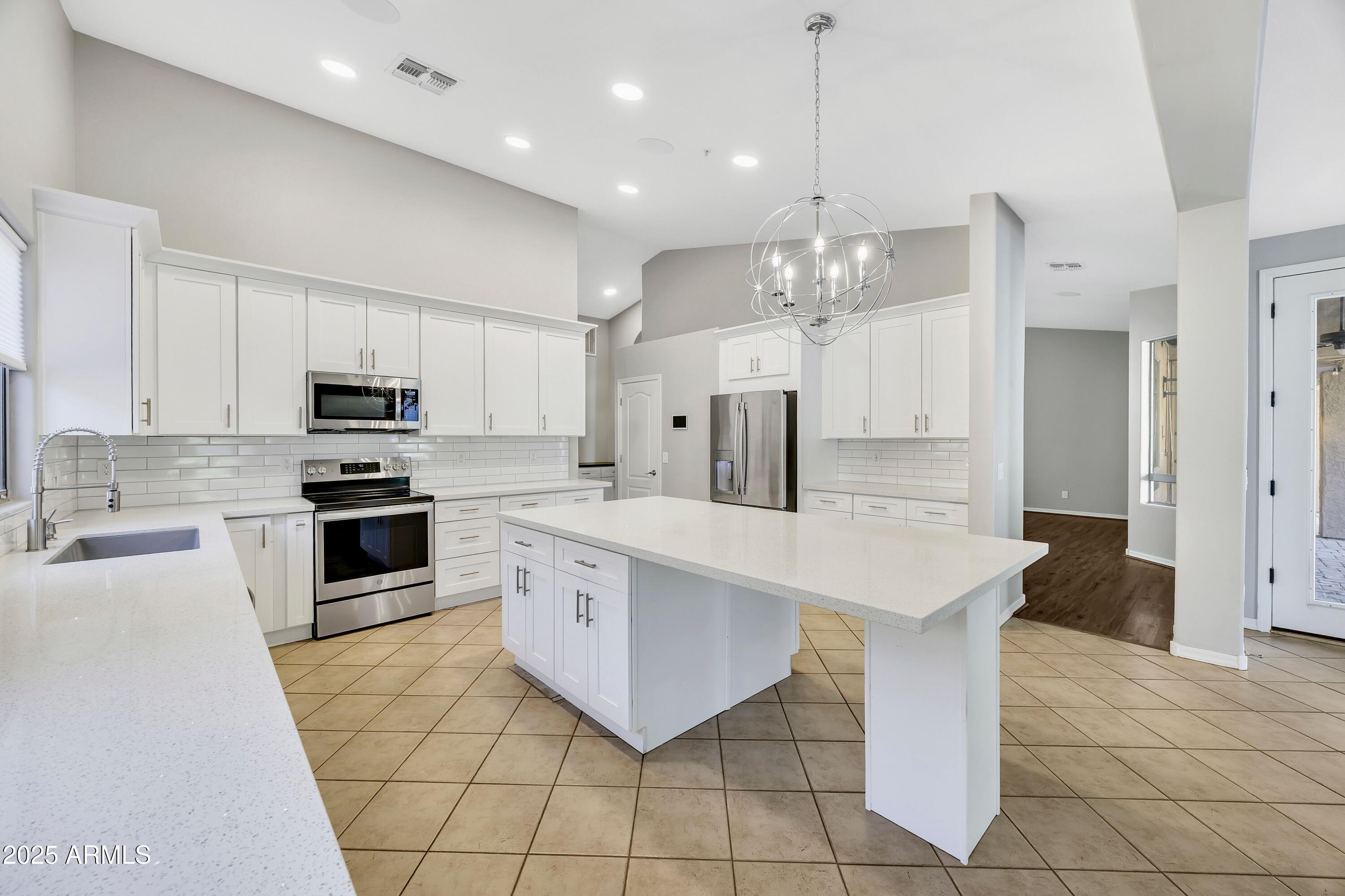 7446 E GLENN MOORE Road