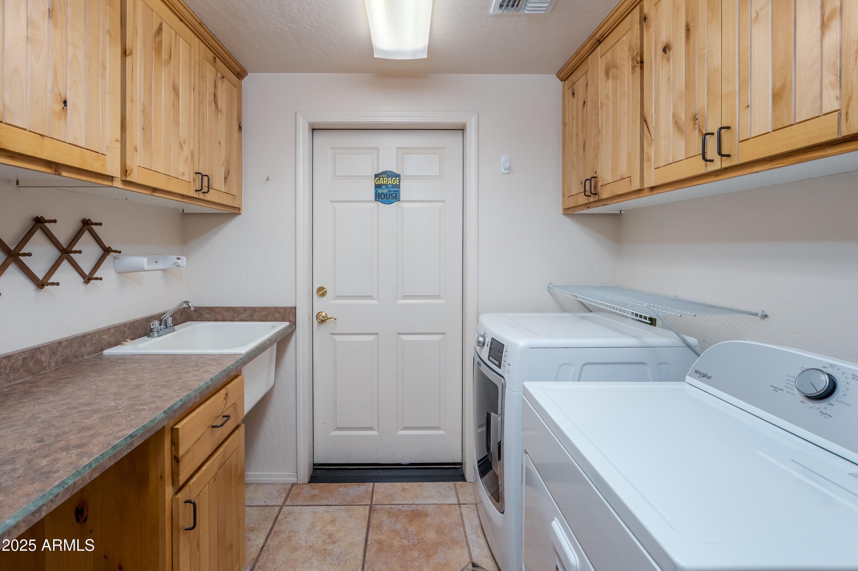 Cottonwood, Arizona 86326, United States, 3 Bedrooms Bedrooms, ,2 BathroomsBathrooms,Residential,Pending,182303