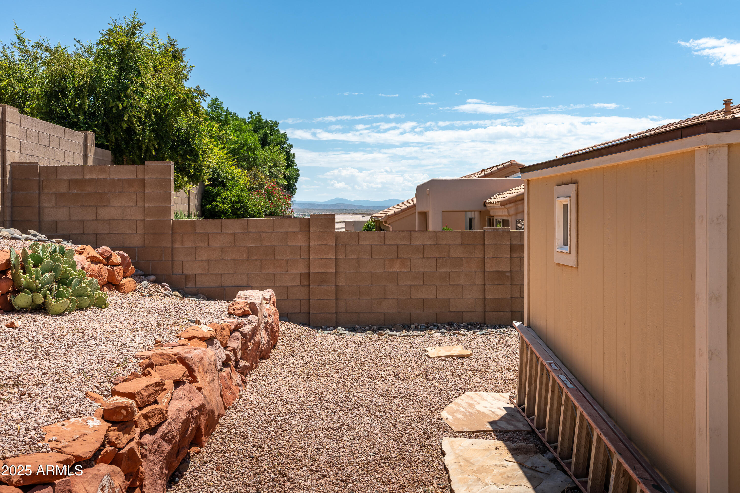 Cottonwood, Arizona 86326, United States, 3 Bedrooms Bedrooms, ,2 BathroomsBathrooms,Residential,Pending,182303