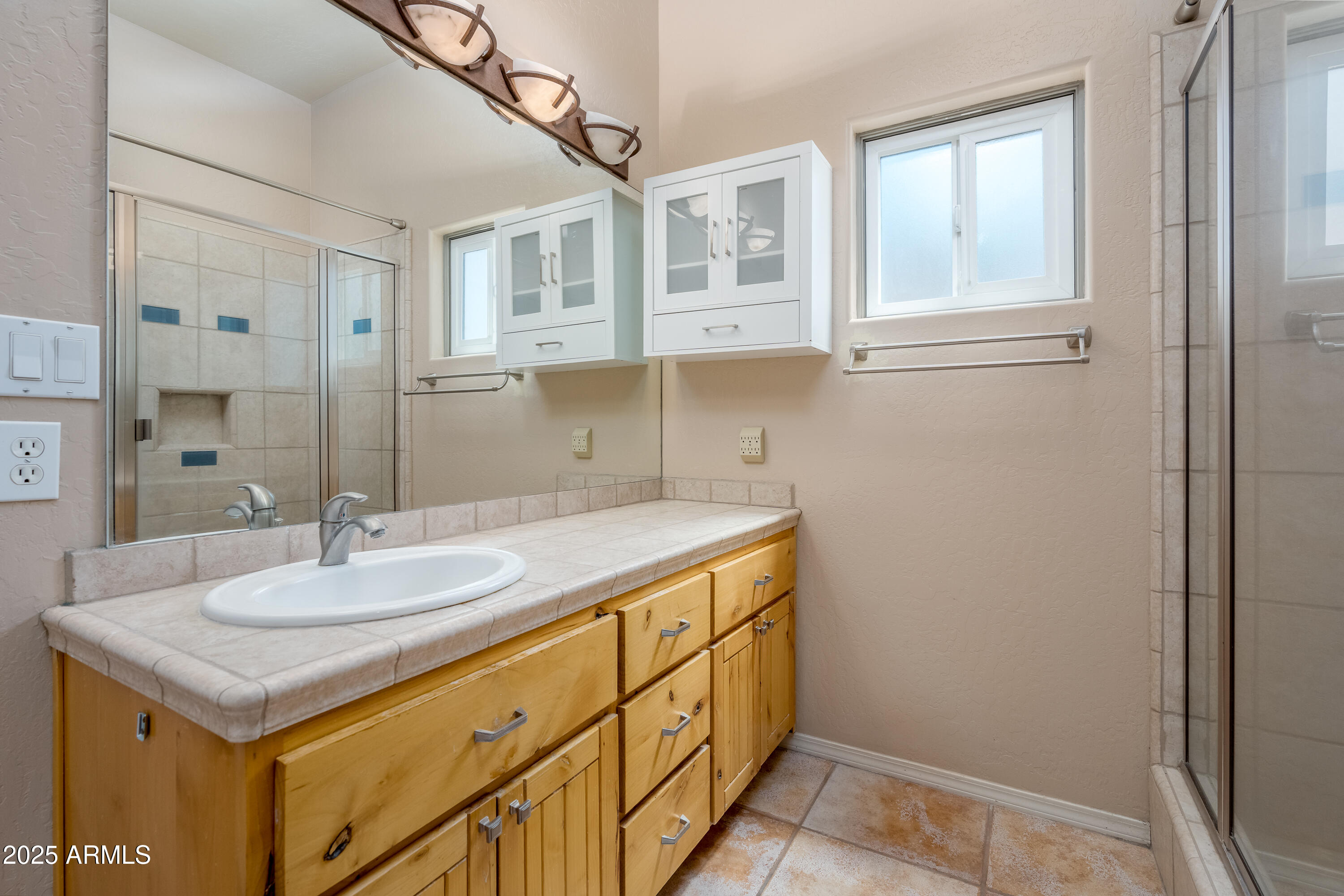 Cottonwood, Arizona 86326, United States, 3 Bedrooms Bedrooms, ,2 BathroomsBathrooms,Residential,Pending,182303