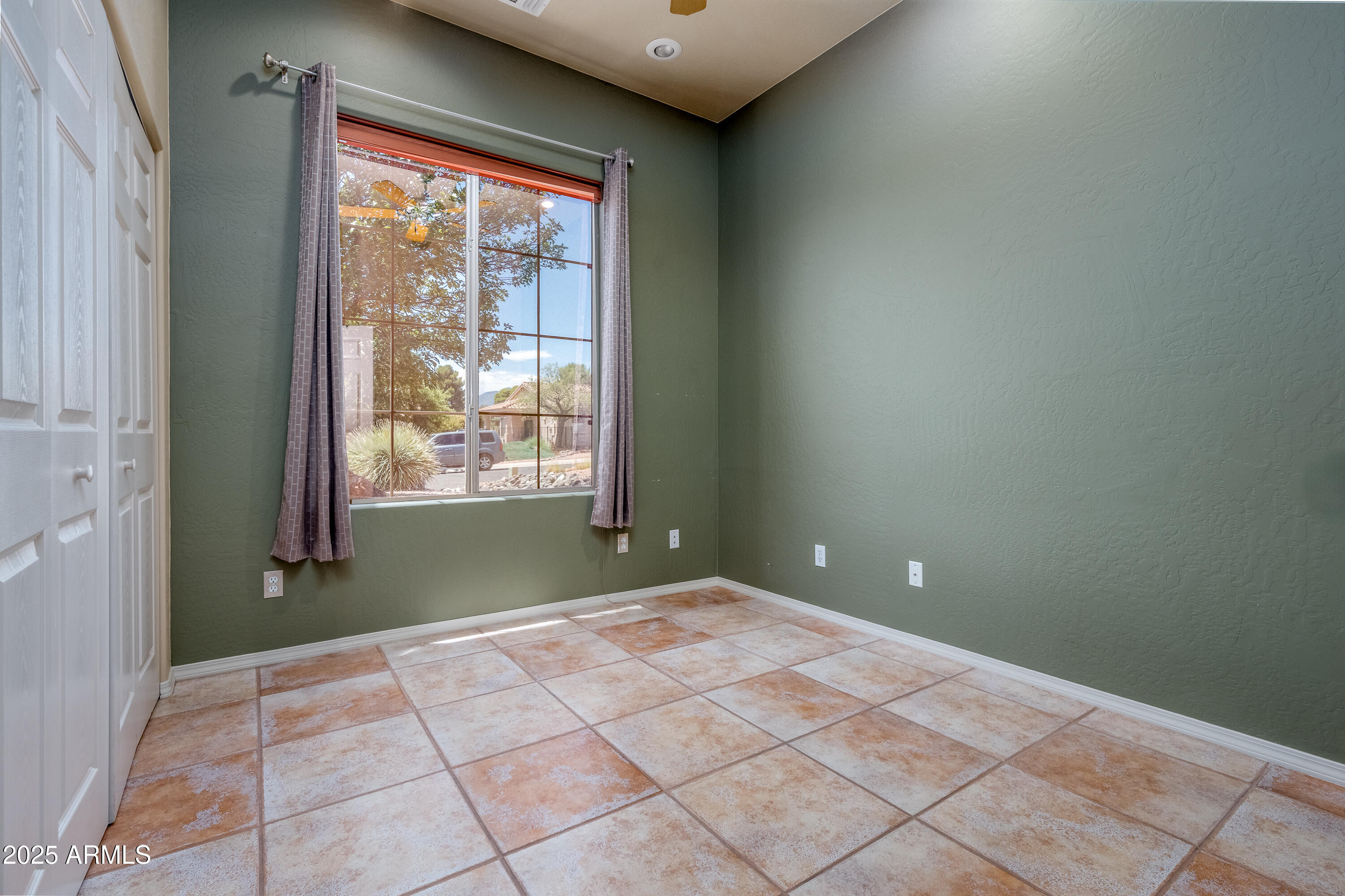 Cottonwood, Arizona 86326, United States, 3 Bedrooms Bedrooms, ,2 BathroomsBathrooms,Residential,Pending,182303