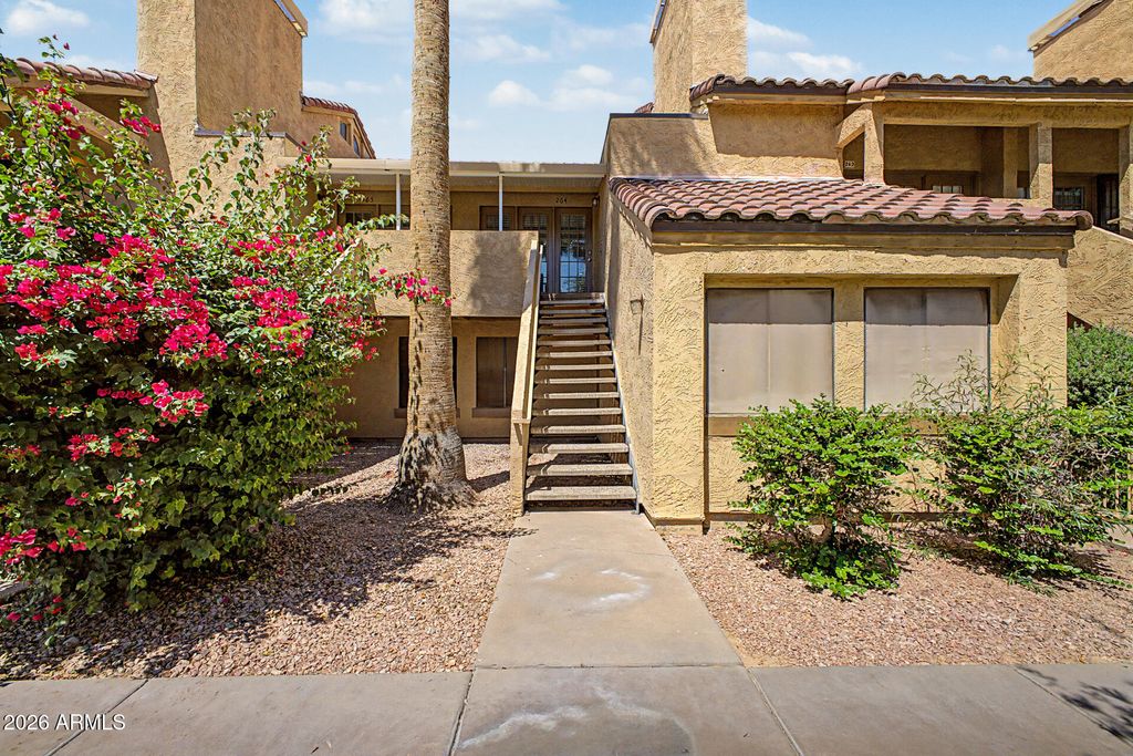Photo of 4901 S Calle Los Cerros Drive #264, Tempe, AZ 85282 (MLS # 7023653)