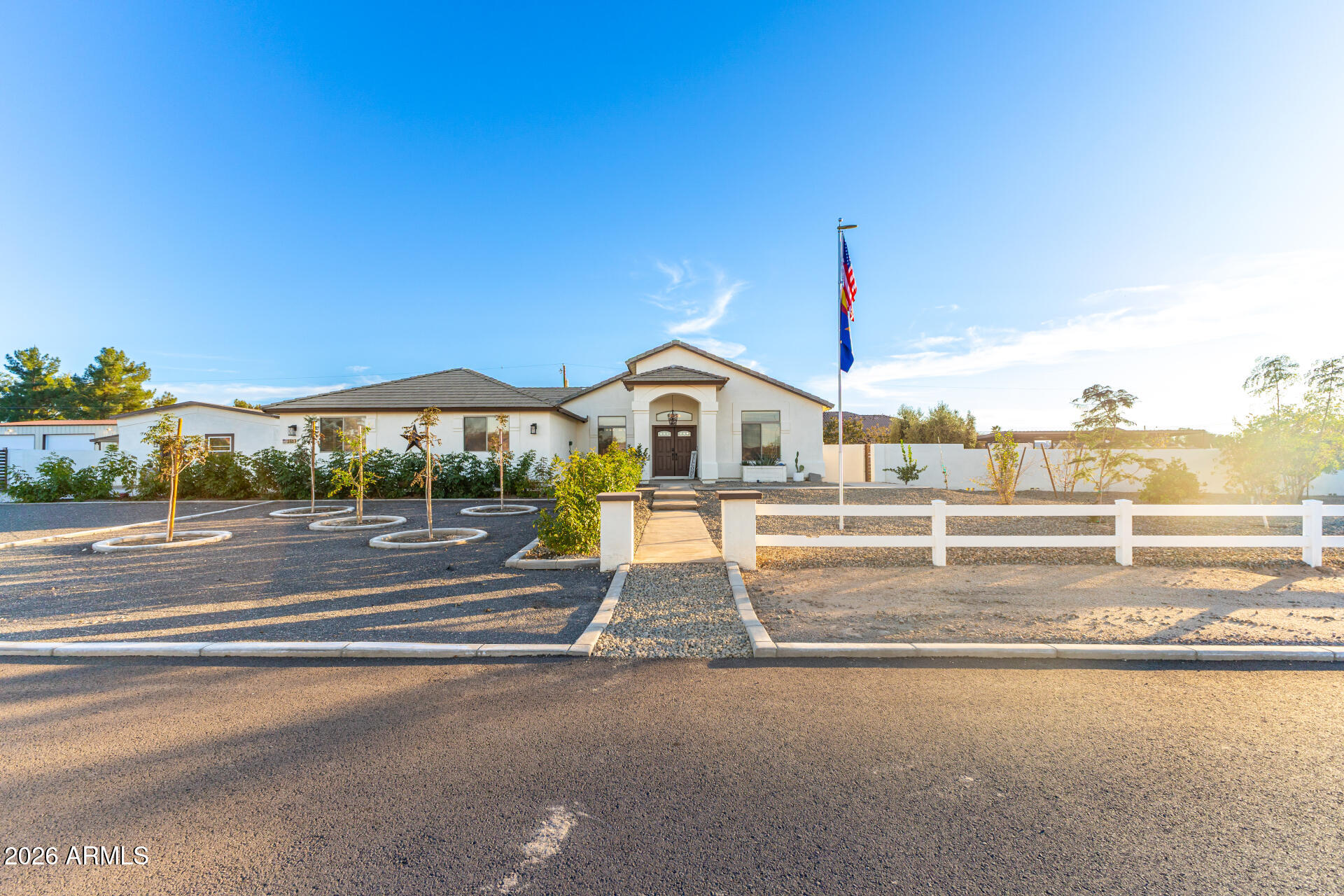 2863 E CEDAR WAXWING Drive