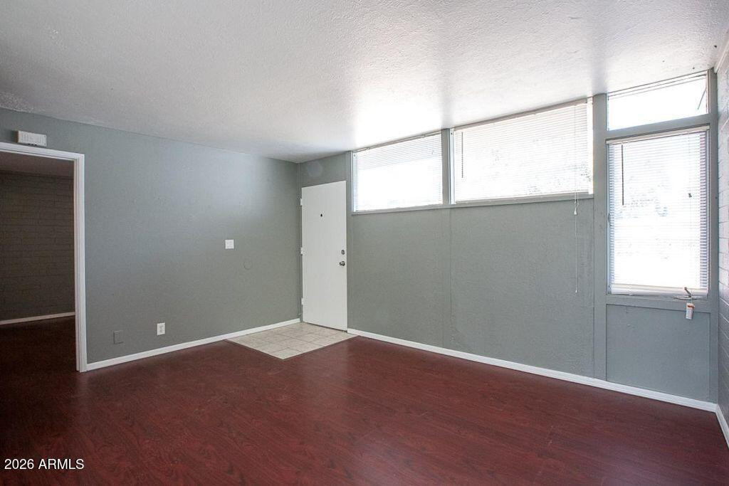 247 S Hobson