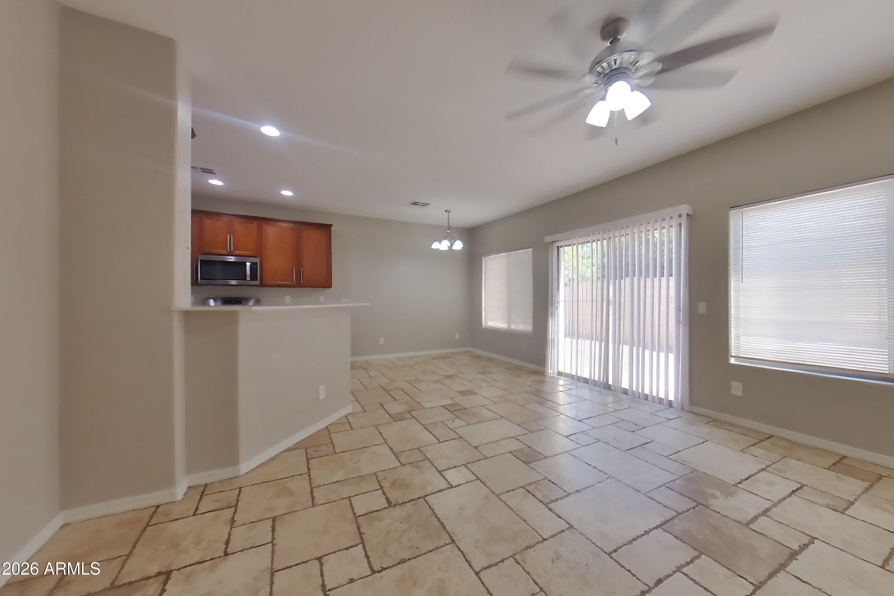 504 W BEAUTIFUL Lane