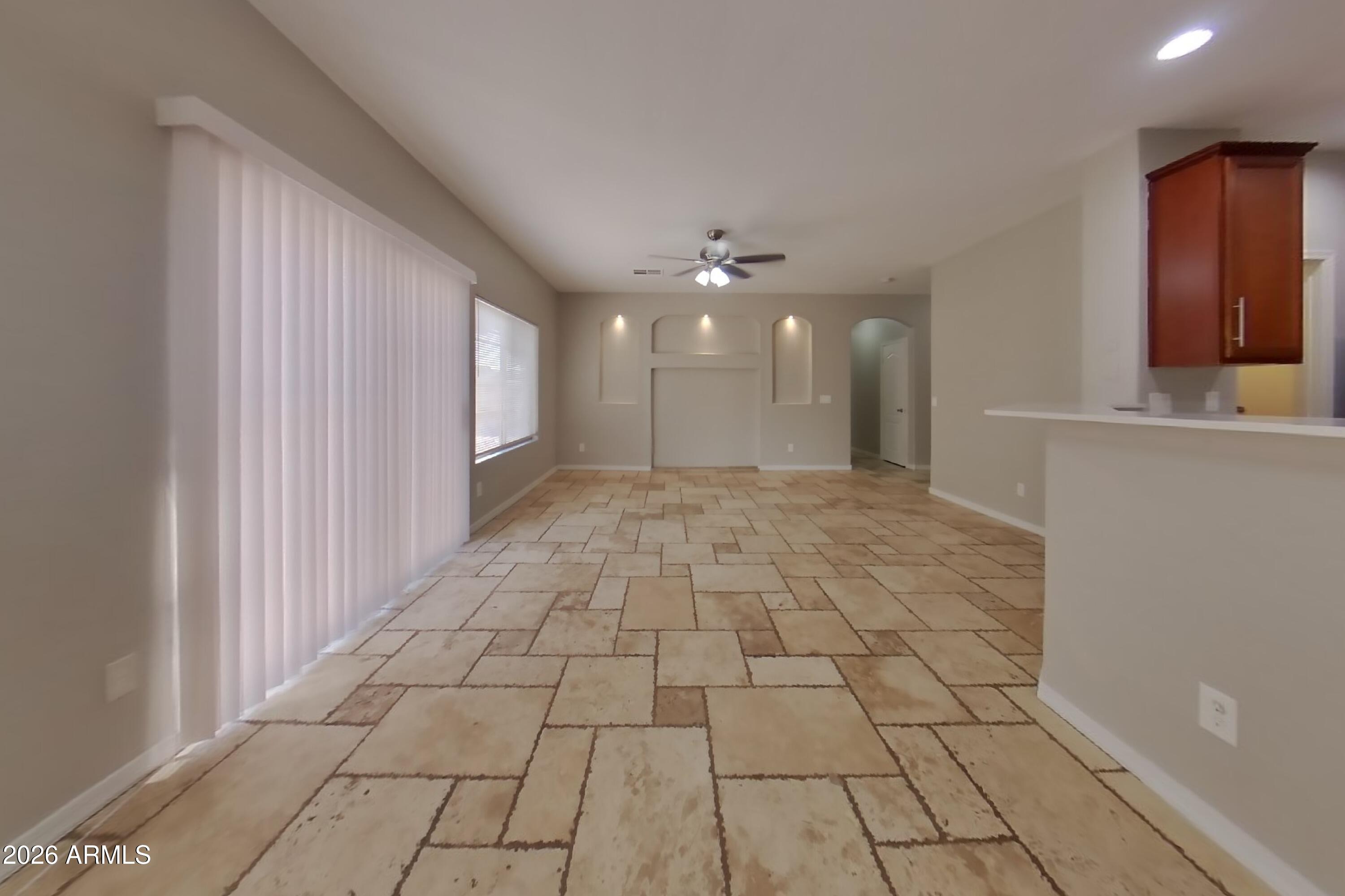 504 W BEAUTIFUL Lane