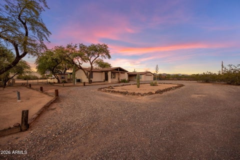 Selling Scottsdale - C.J. Glitsos