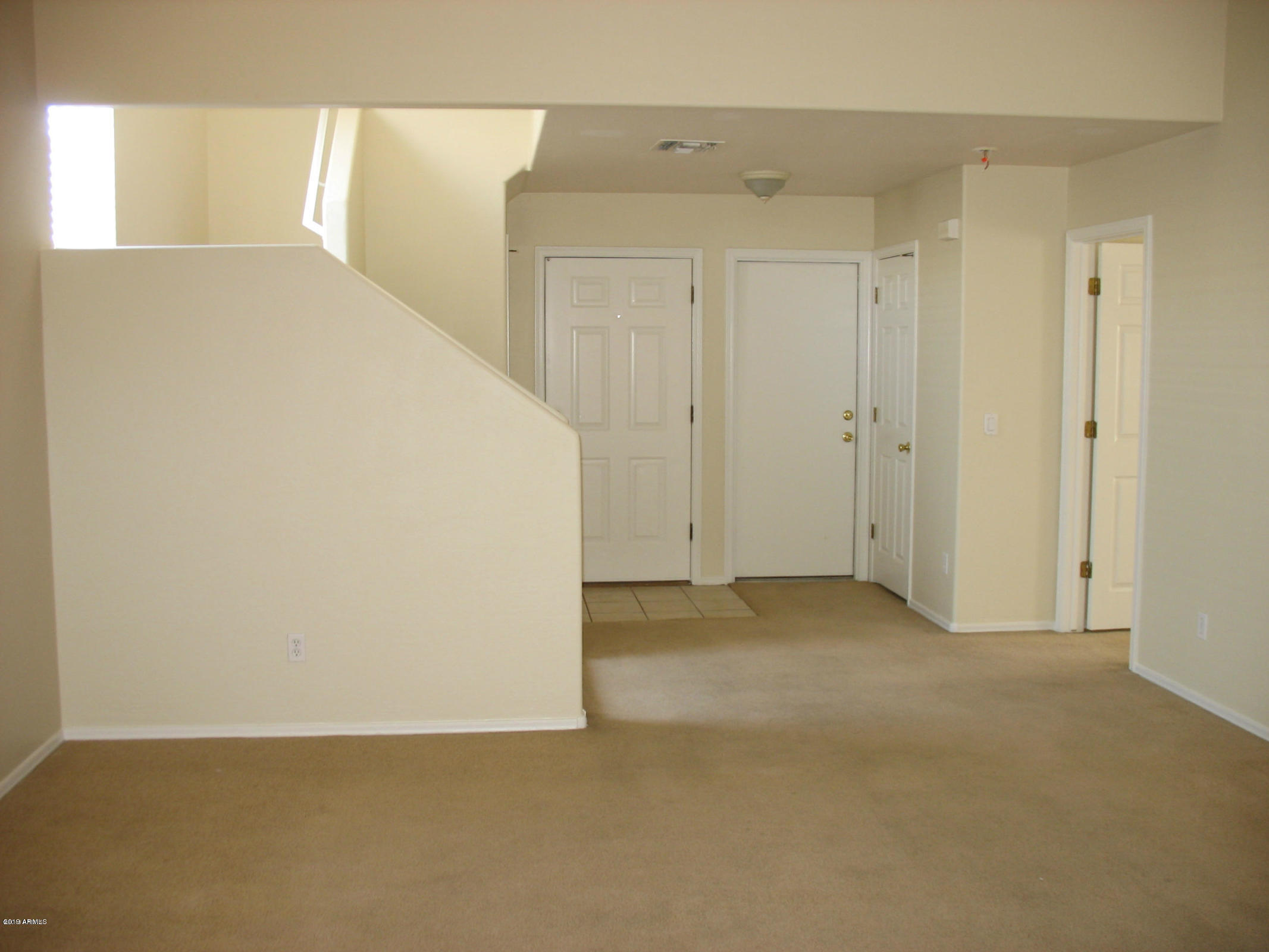 11218 W GLENROSA Avenue