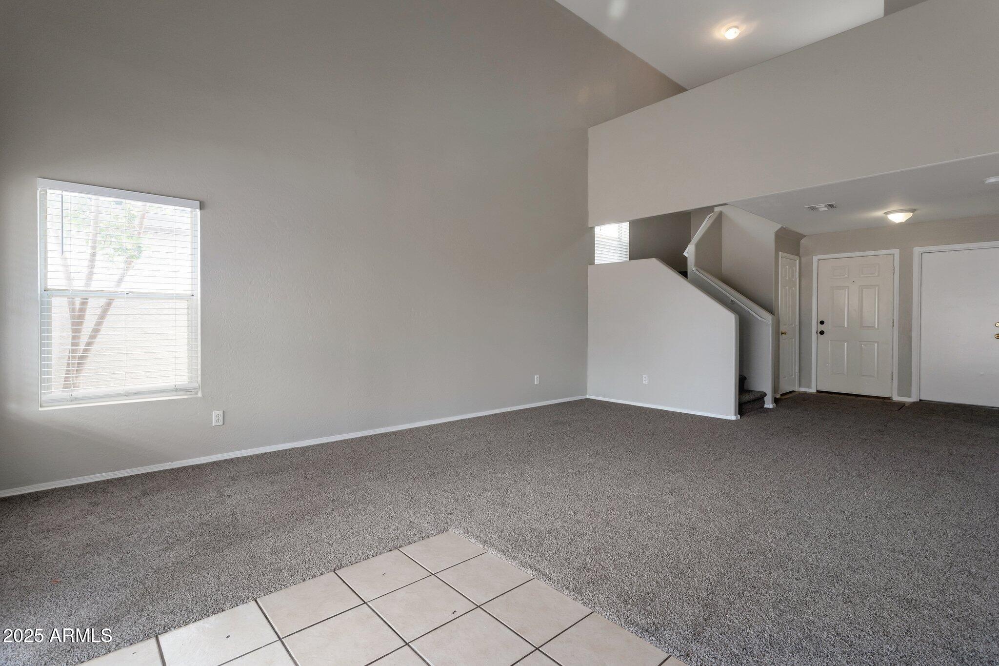 11218 W GLENROSA Avenue