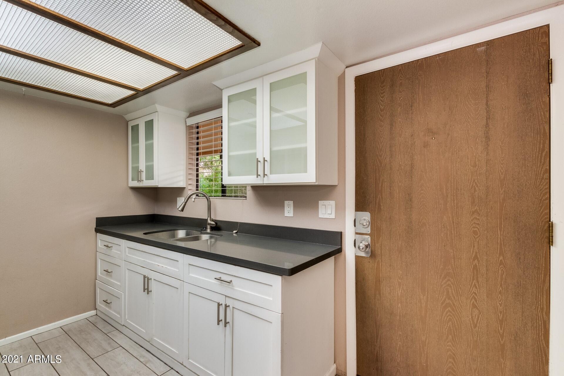 3131 W COCHISE Drive 250