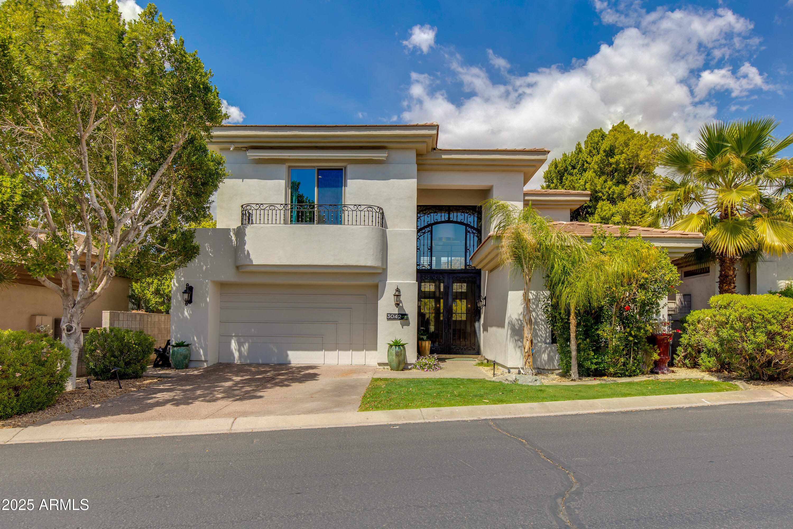 3042 E SQUAW PEAK Circle