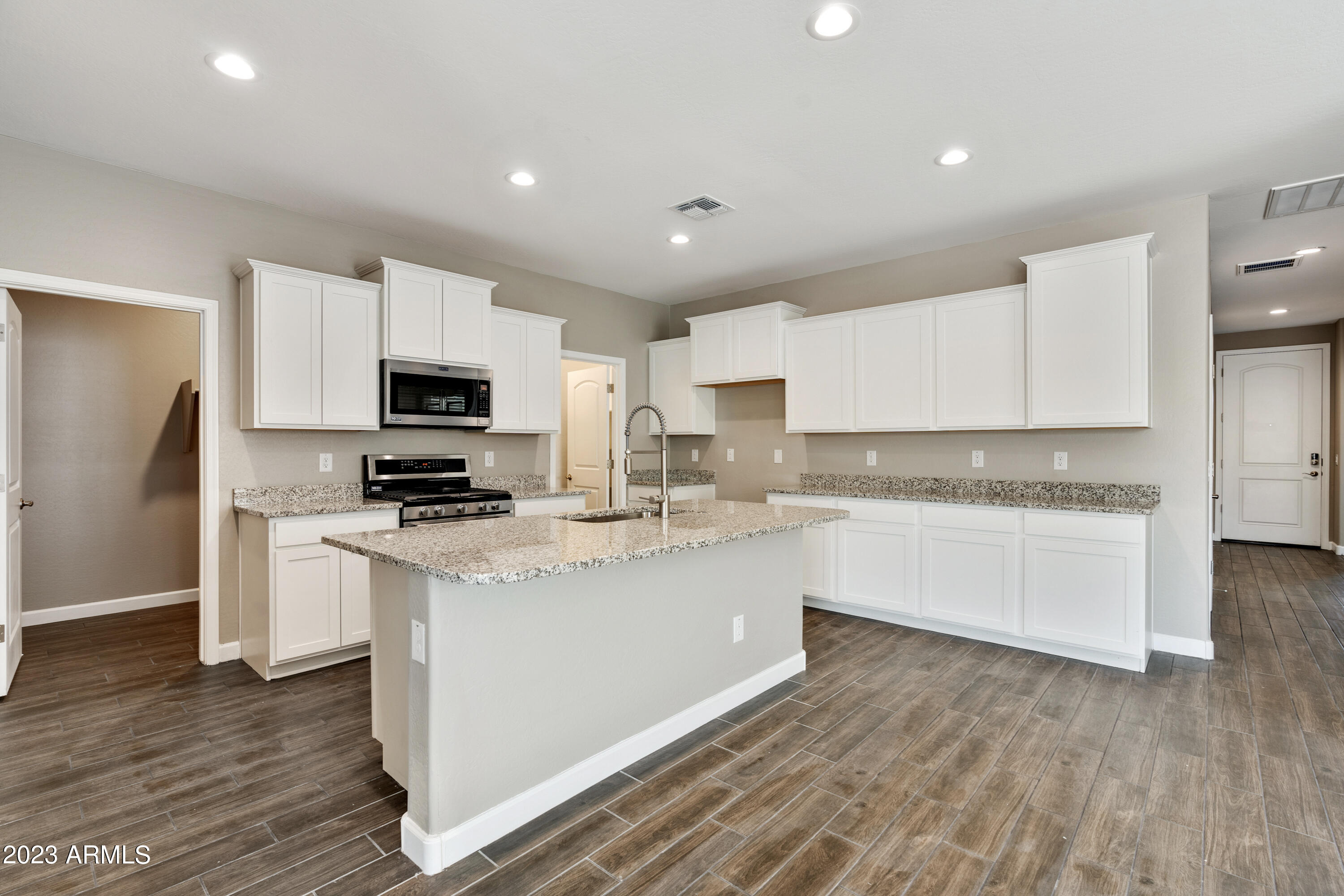 Photo 9 of 51 of 40040 W Sunland Drive house