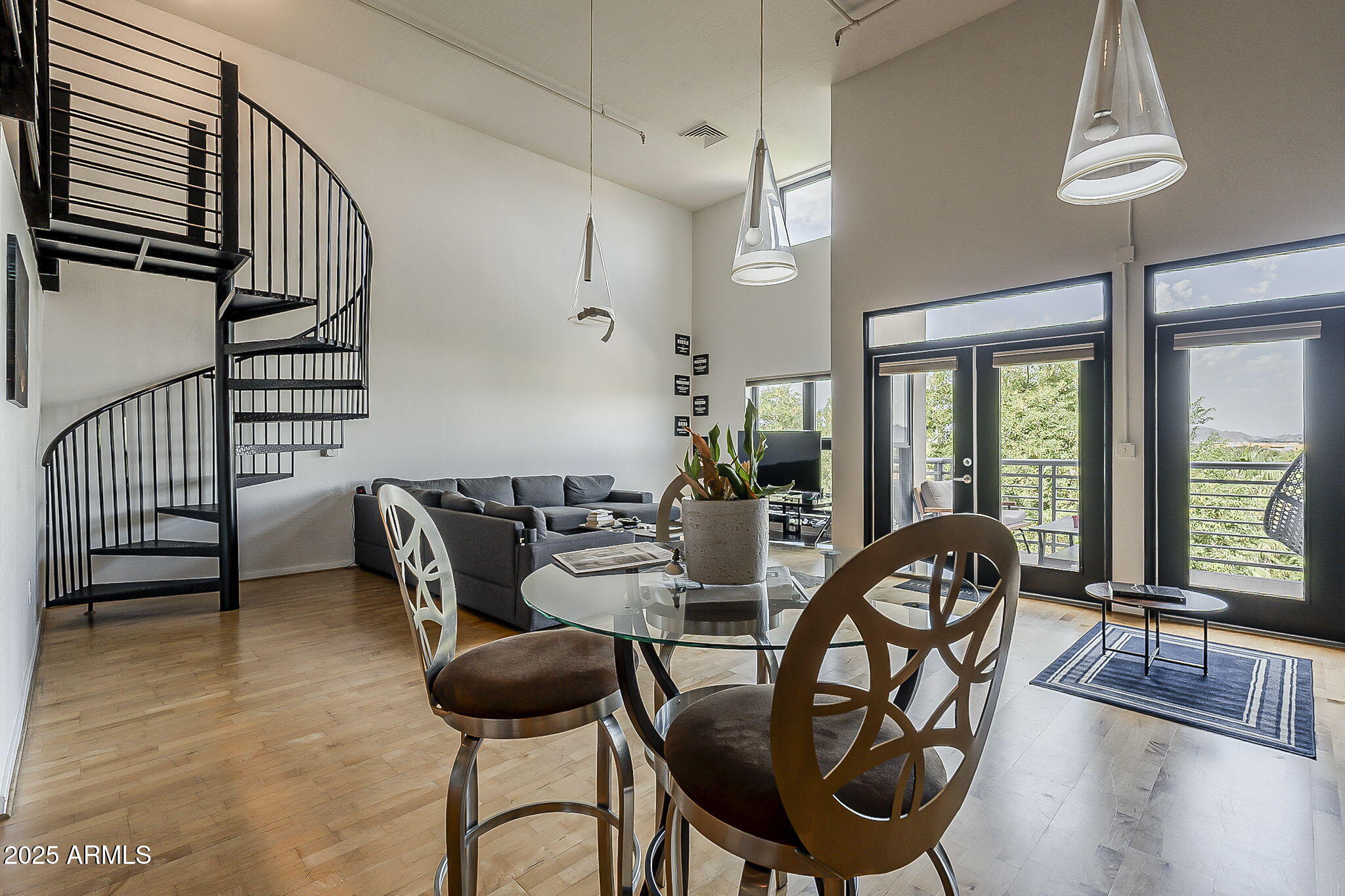 914 E OSBORN Road 417