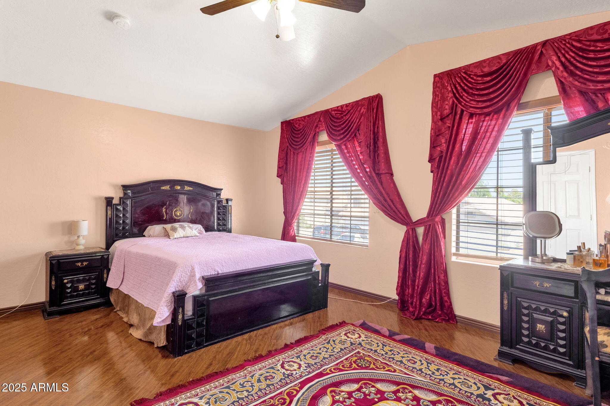 735 E GERONIMO Street