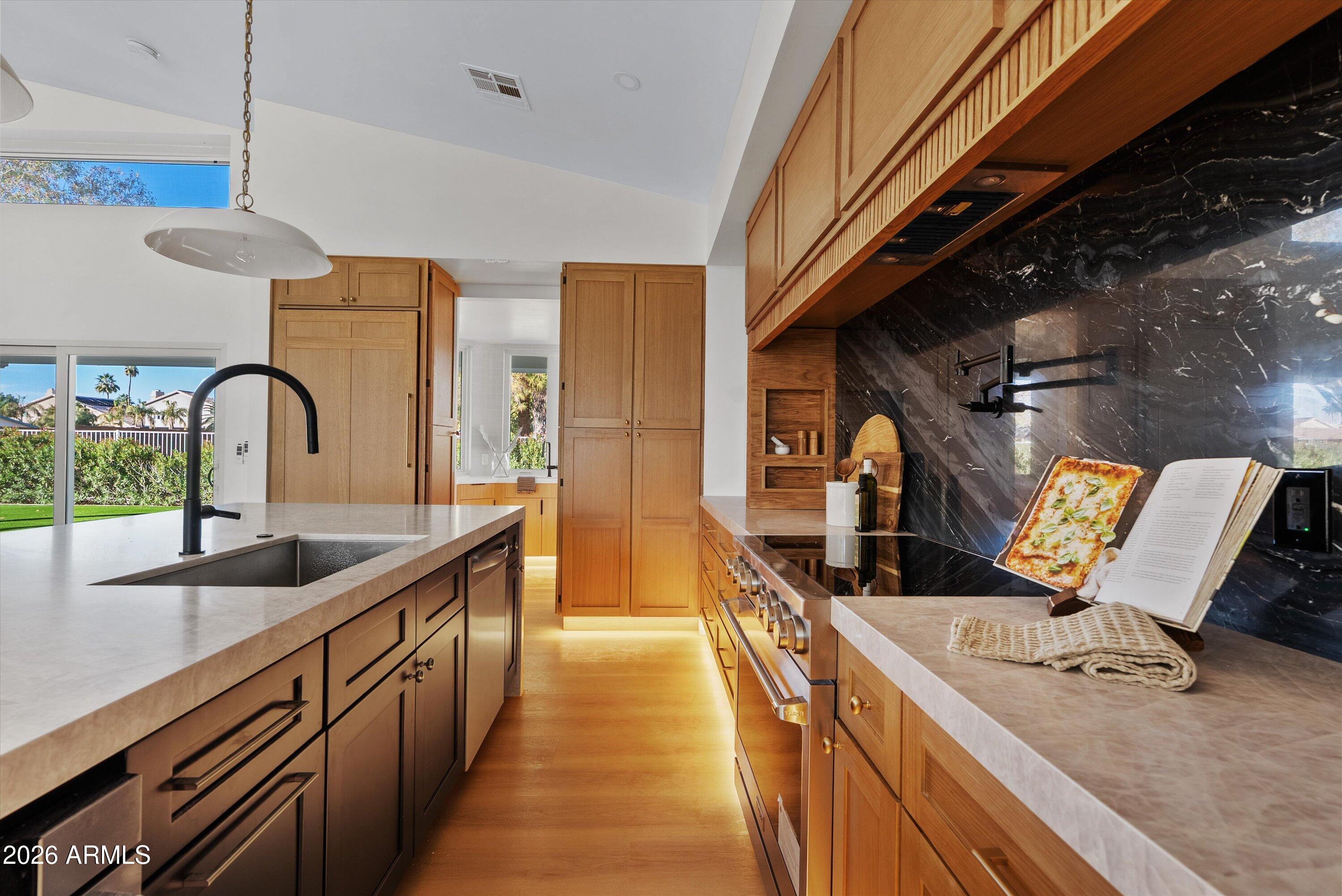 4928 E PARADISE Lane