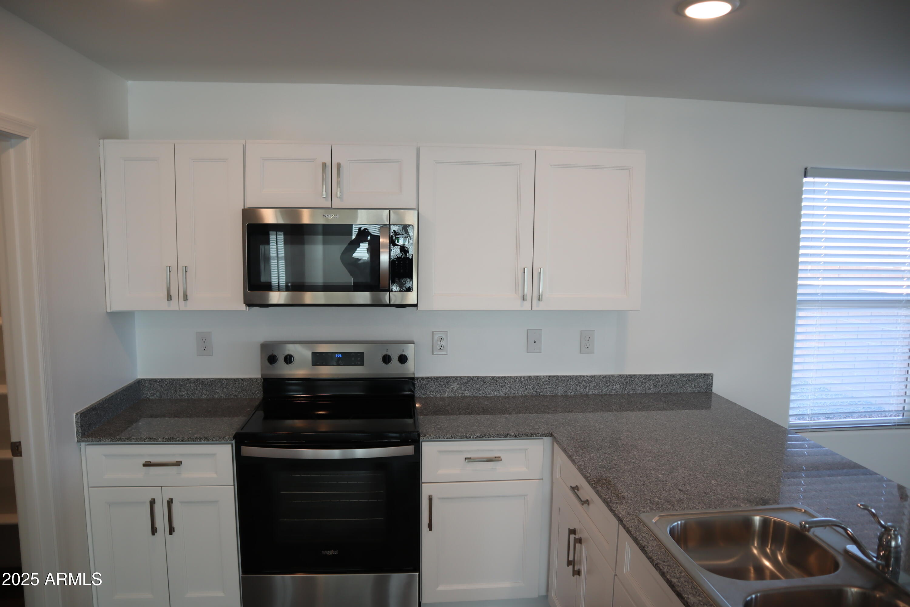 1267 W FLOWSTONE Trail